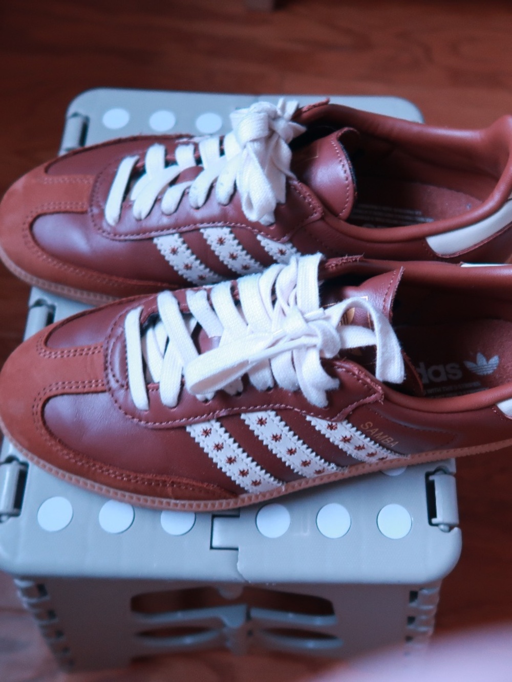 ADIDAS SNEAKERS